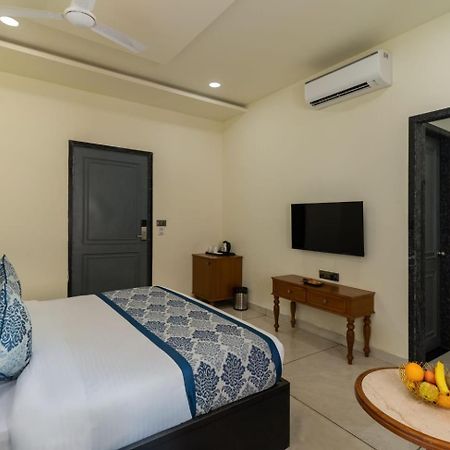 Traavista Aravali Mahal Hotel Udaipur Eksteriør billede