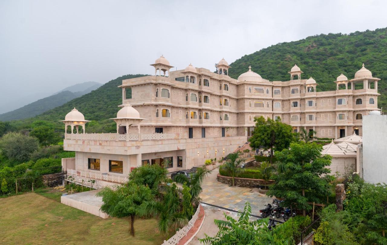 Traavista Aravali Mahal Hotel Udaipur Eksteriør billede