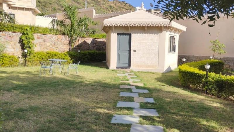 Traavista Aravali Mahal Hotel Udaipur Eksteriør billede