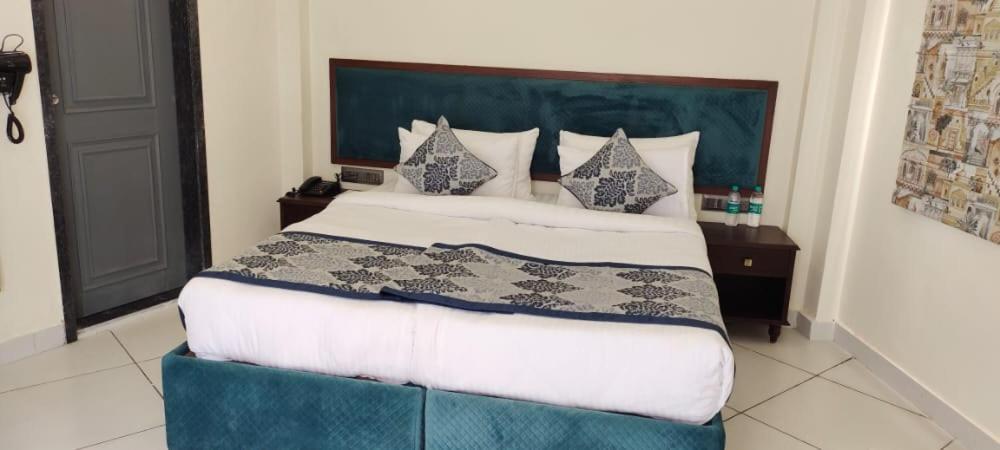Traavista Aravali Mahal Hotel Udaipur Eksteriør billede