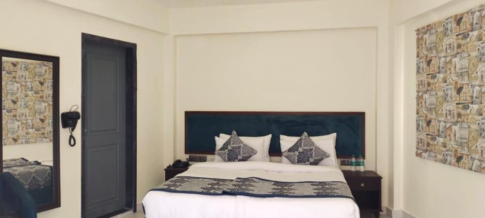 Traavista Aravali Mahal Hotel Udaipur Eksteriør billede